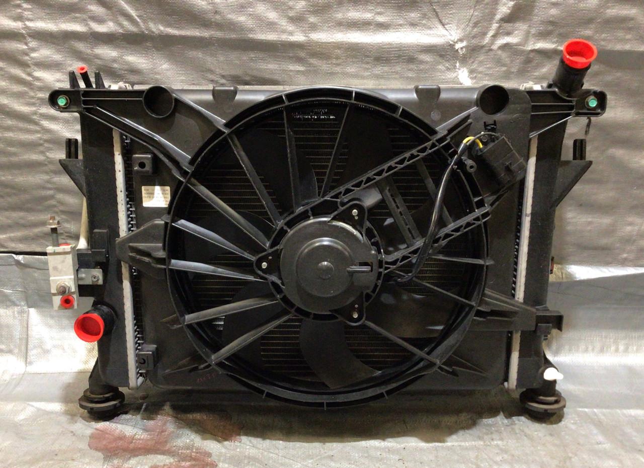 2006-2009 Pontiac Solstice 2.4l Radiator & Condenser Assembly / 90k ...