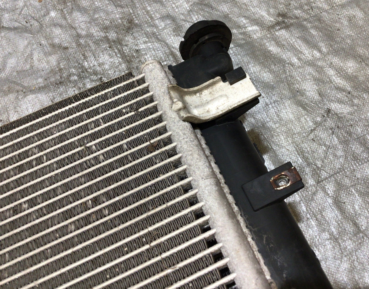 2006-2009 Pontiac Solstice 2.4l Radiator & Condenser Assembly / 90k ...