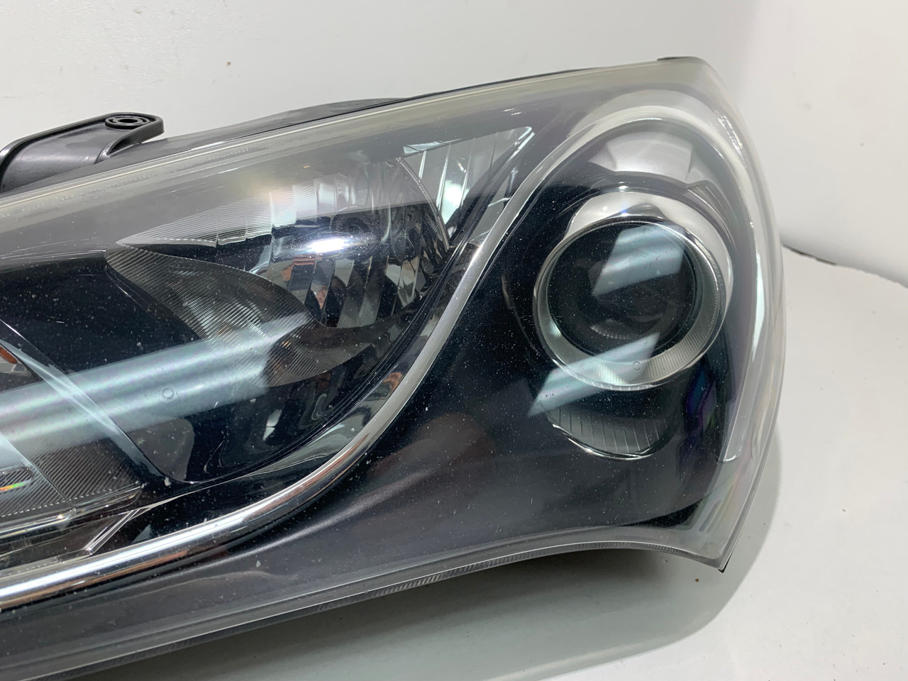 20132016 Hyundai Genesis Coupe Driver Side Xenon HID Headlight / OEM / HG018 Redline Auto Parts