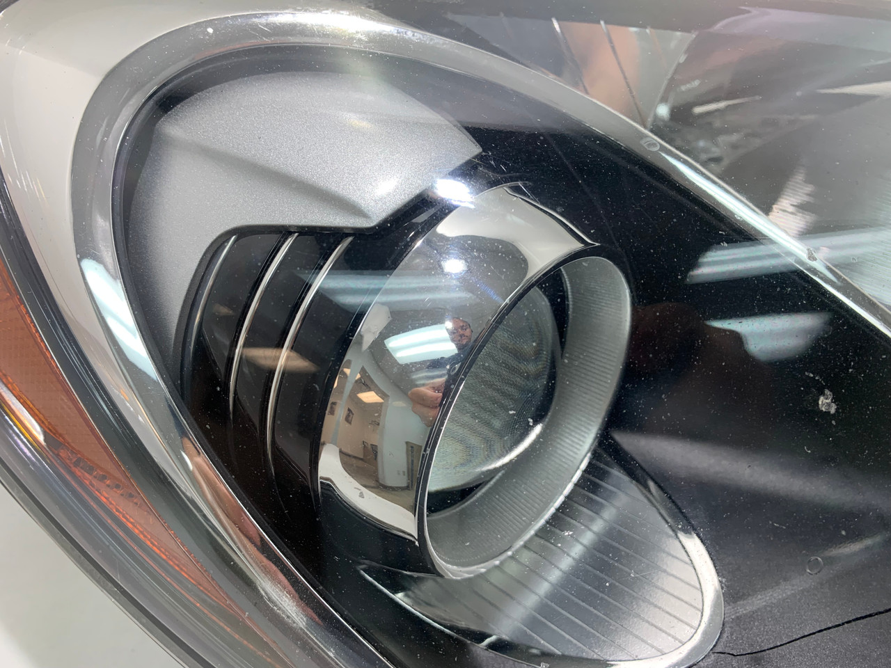 *Damaged* 20132016 Hyundai Genesis Coupe Passenger Side Xenon HID