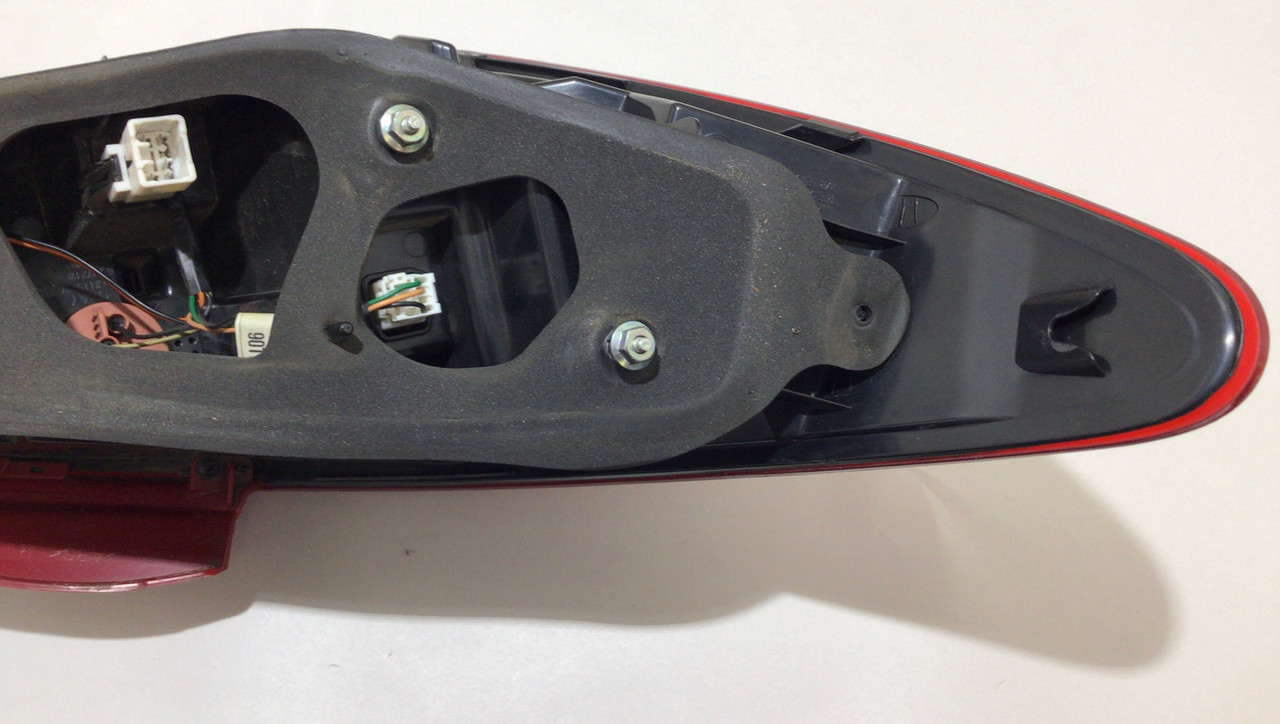 20132016 Hyundai Genesis Coupe Passenger Side Tail Light Assembly