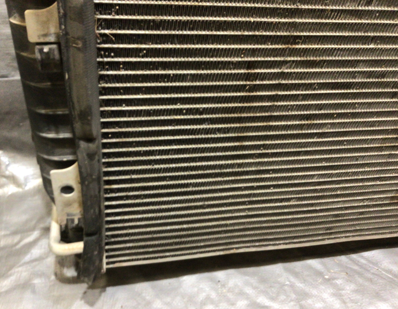 19972004 Chevrolet Corvette C5 Radiator w/ Cooling Fans w/ Shroud