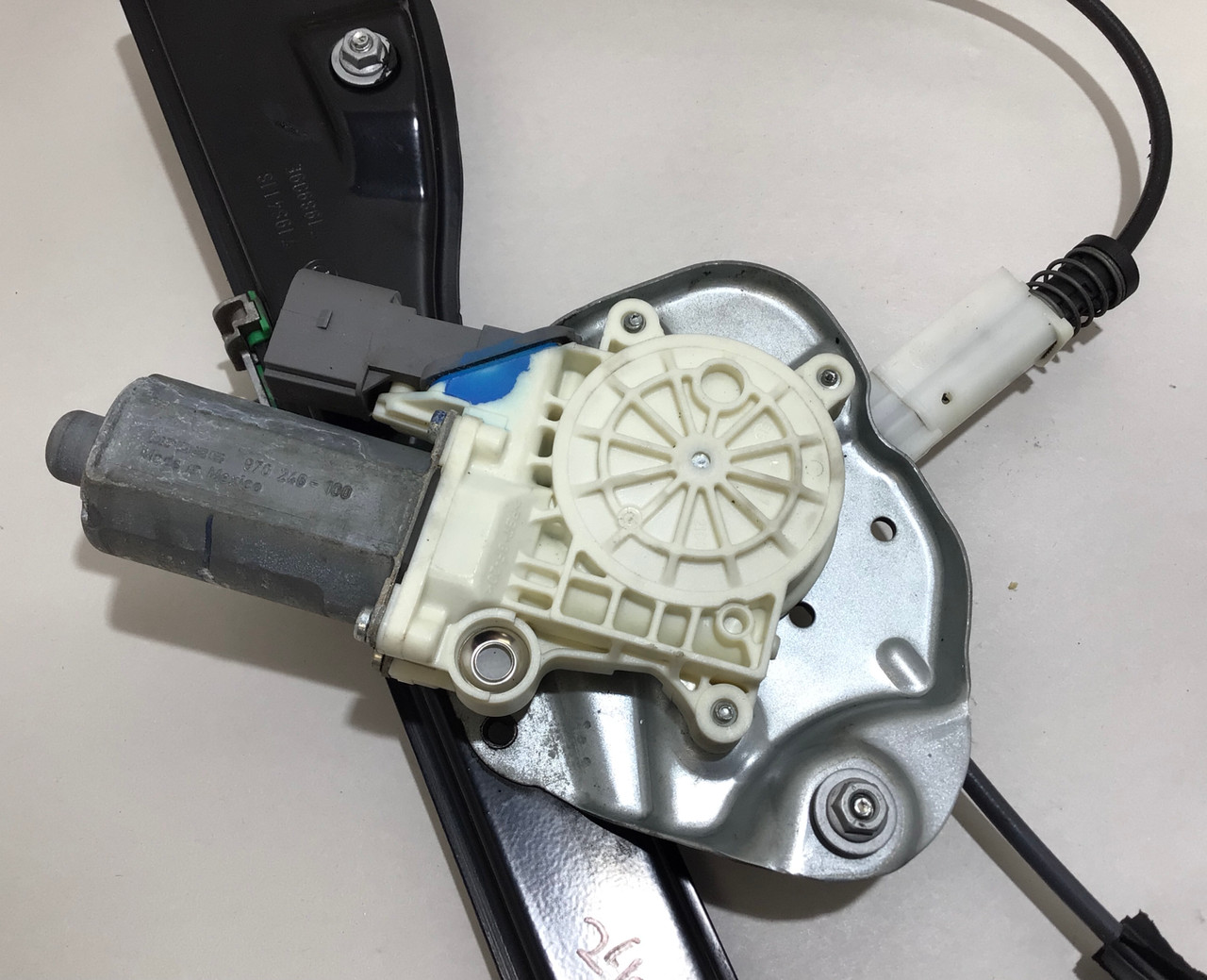 09-16 BMW E89 Z4 Rear Left Driver Side Quarter Window Regulator Motor OEM