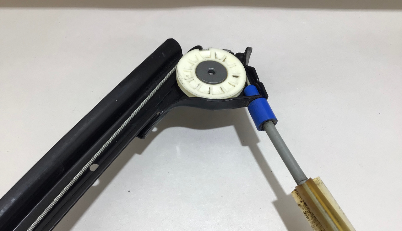 20062012 Porsche 987 Cayman / Boxster Driver Window Regulator / Motor