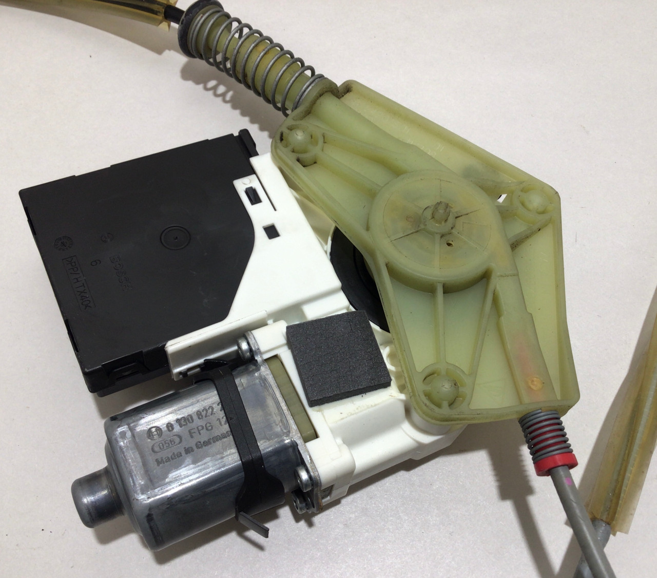 20062012 Porsche 987 Cayman / Boxster Driver Window Regulator / Motor