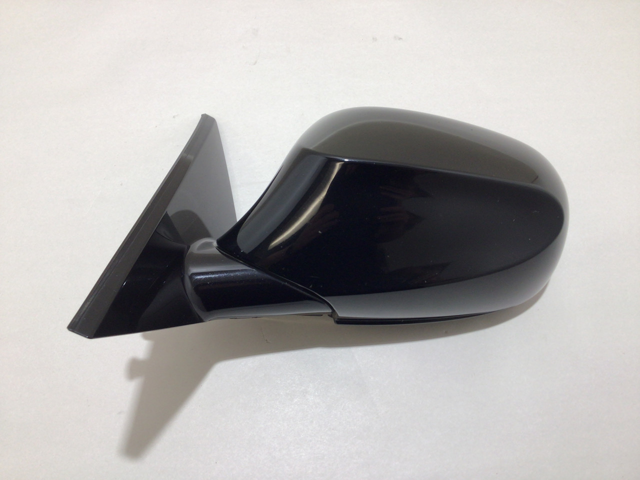 2010-2011 BMW 128i 135i Driver Side Mirror / Black / B1008
