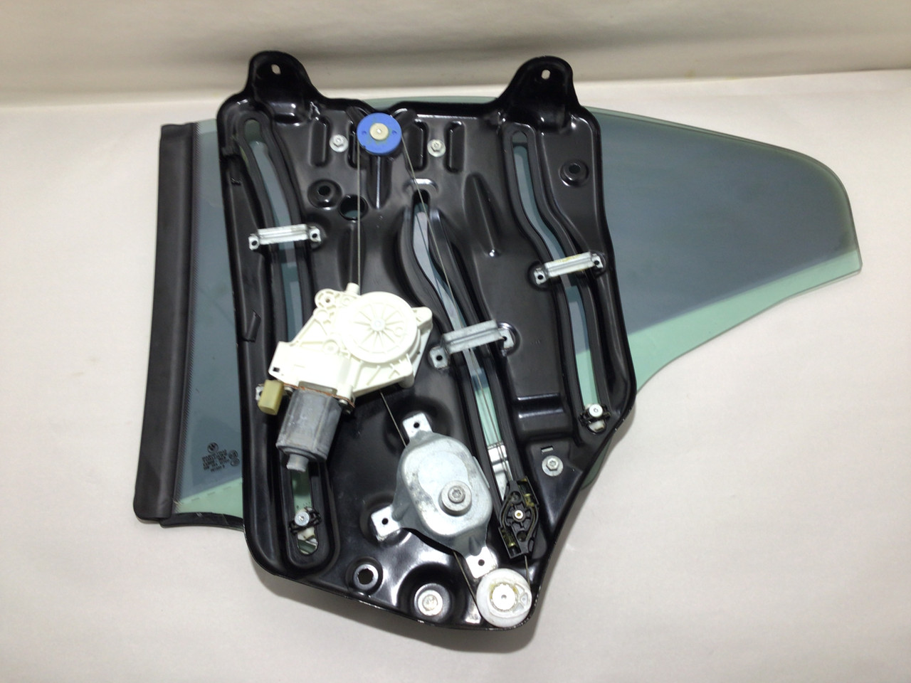 BMW F34GT　Fウィンドーガラス　M-0251