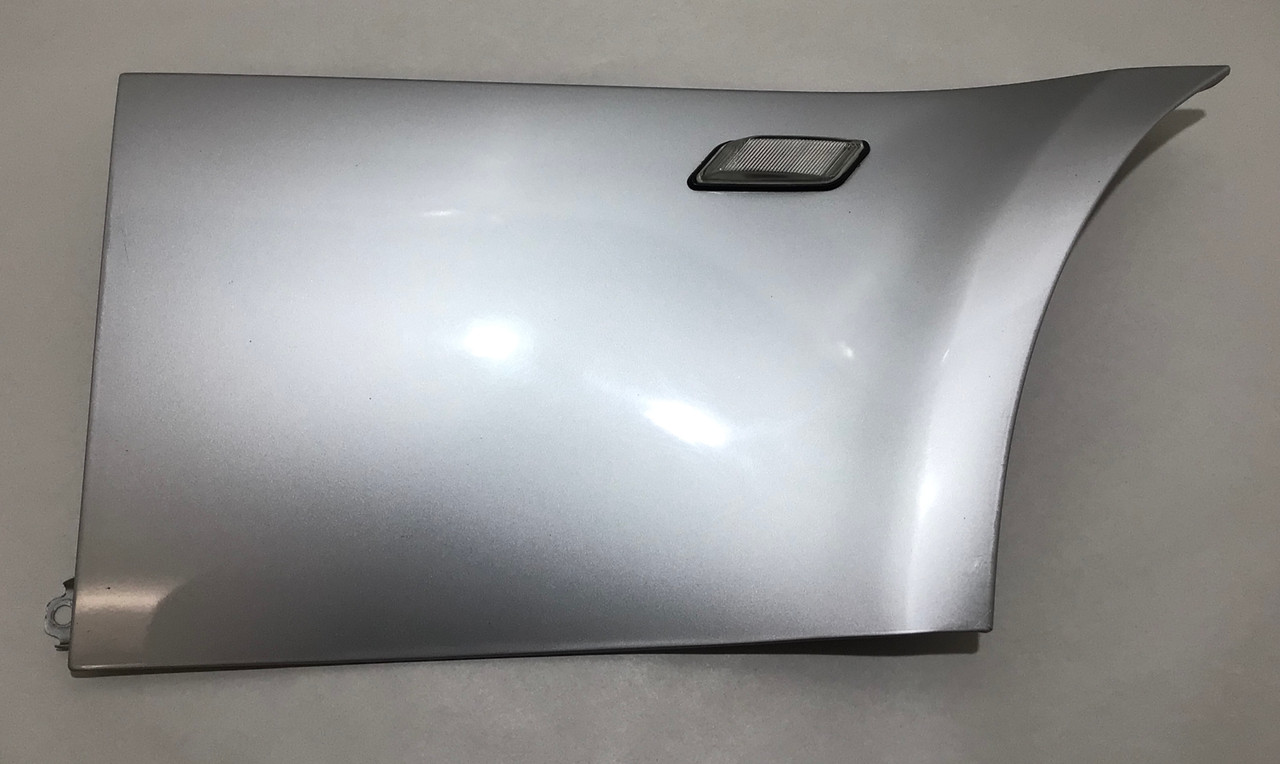 1996-2002 BMW Z3 Passenger Front Fender / Titan Silver / Z3023