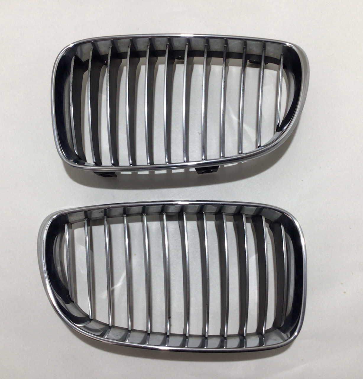 2008-2013 BMW 128i 135i Front Kidney Grilles / Pair / Chrome / B1007 -  Redline Auto Parts