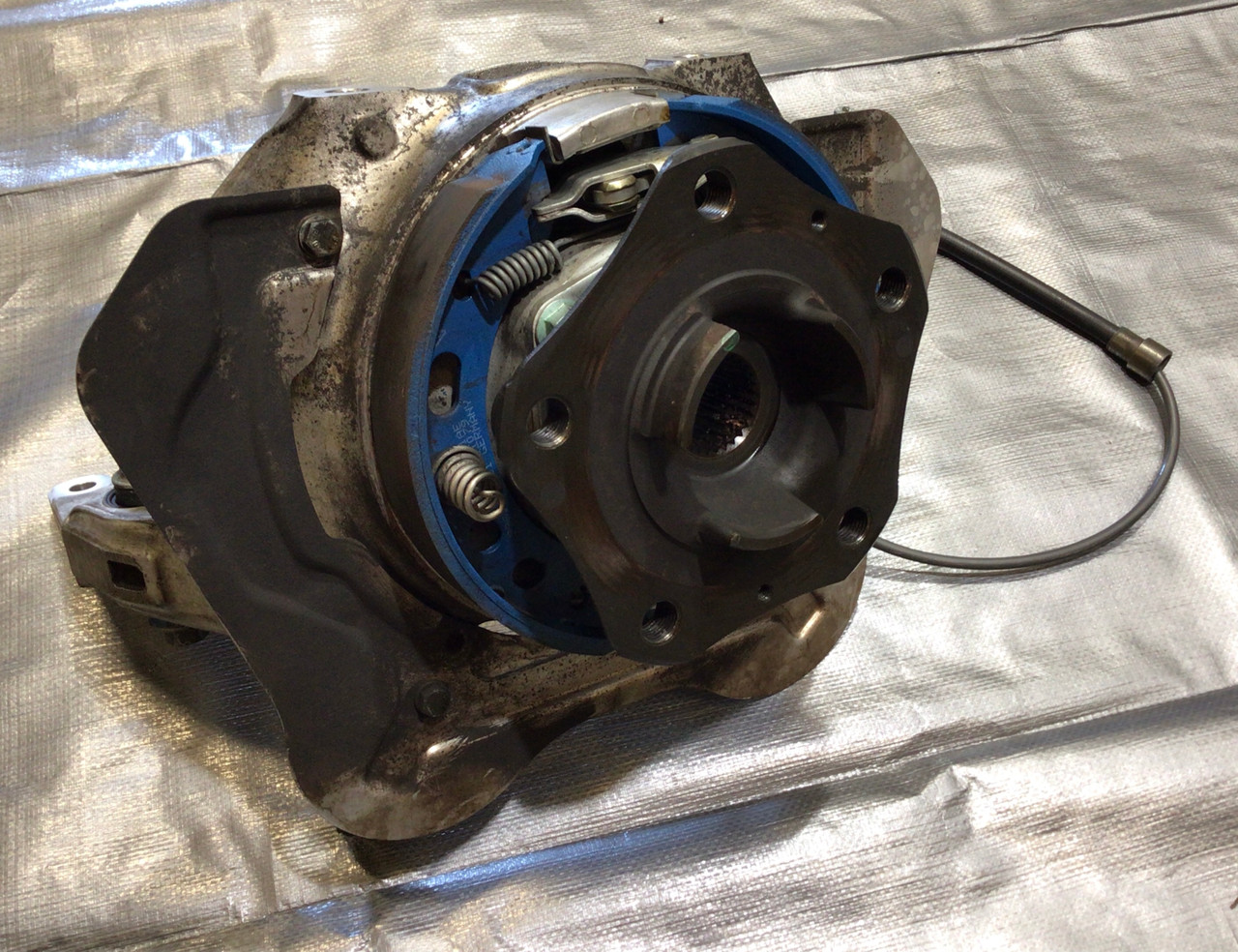 1999-2004 Porsche 911 996 RWD Rear Left Spindle Knuckle Wheel Hub