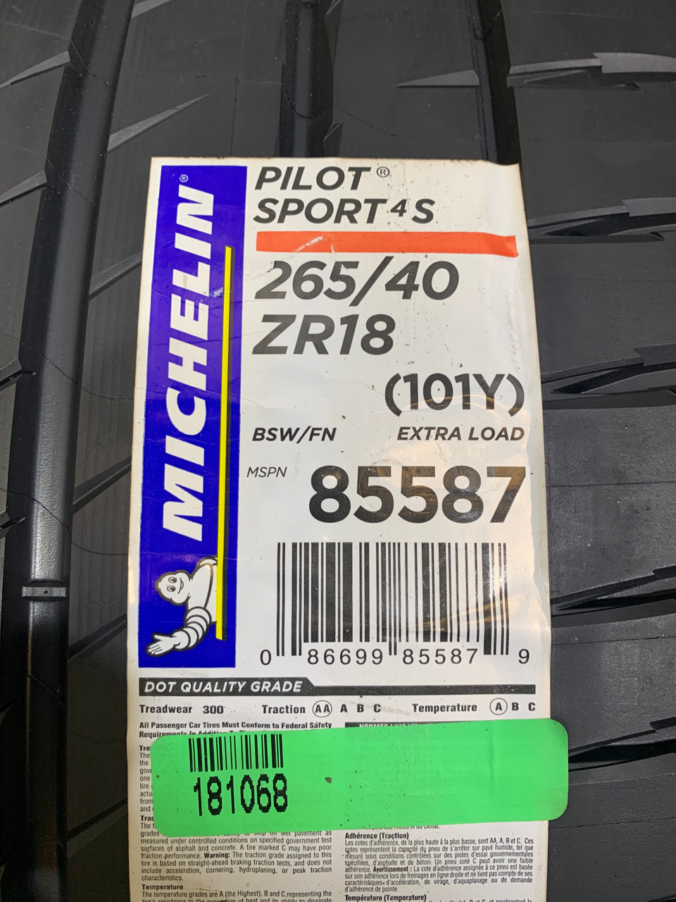 モイスチャ4　リンリンルンサマ Single 265/40/18 Michelin Pilot Sport 4S Tire / BC019 - Redline