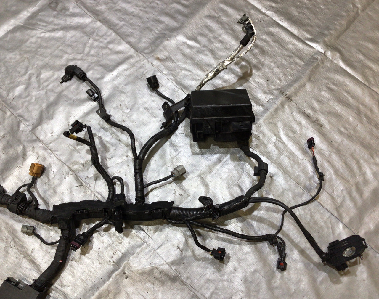 2013 Hyundai Genesis Coupe 3.8 Engine Wiring Harness Fuse Box / 91470-2M070  / HG021