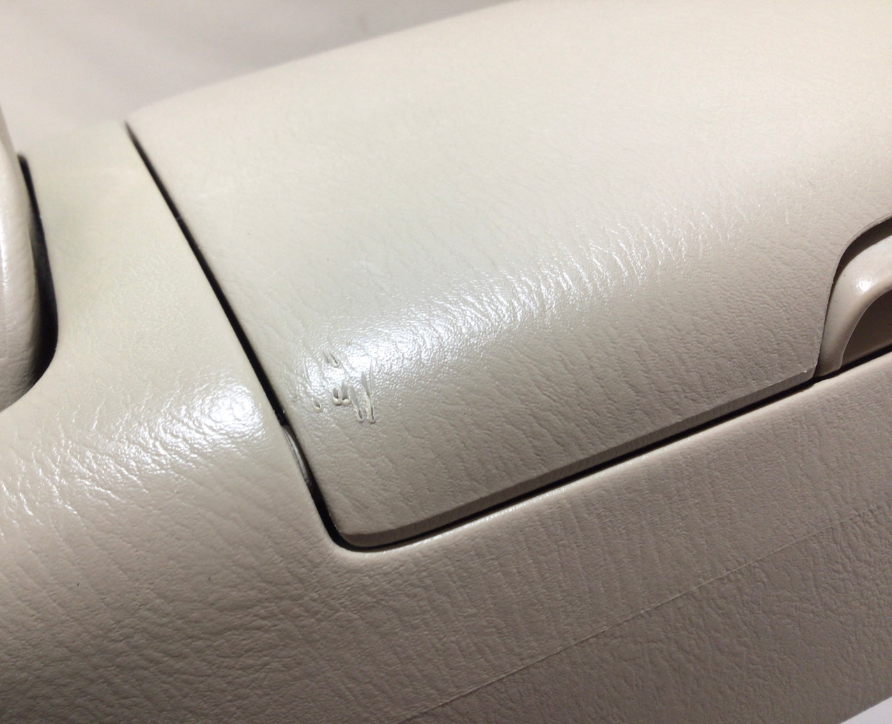 20012005 Mazda Miata Center Console / Parchment / NB175 Redline Auto