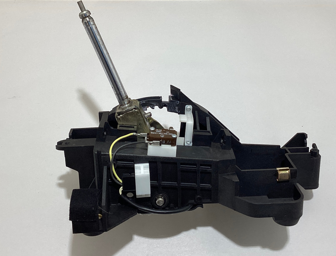 2000-2004 Porsche 986 Boxster Tiptronic Automatic Shifter Base