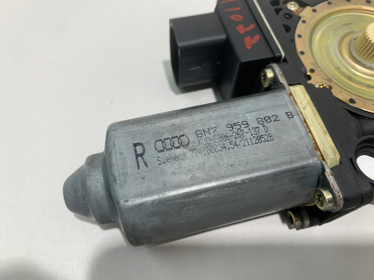 2001-2006 Audi TT Convertible Passenger Side Window Motor / OEM