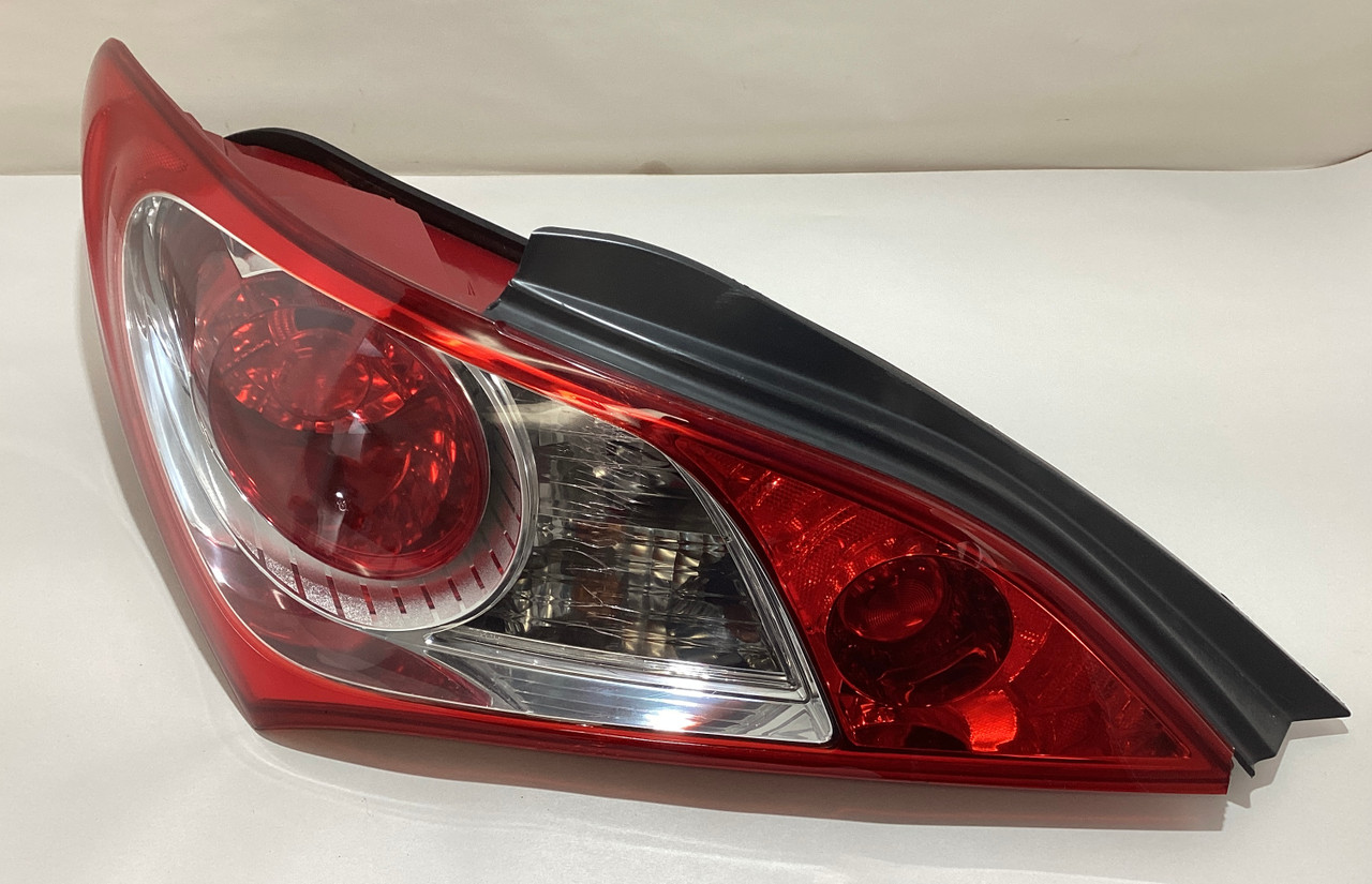 2010-2012 Hyundai Genesis Coupe Driver Side Tail Light / OEM *Heat  Cracking* / HG024 - Redline Auto Parts