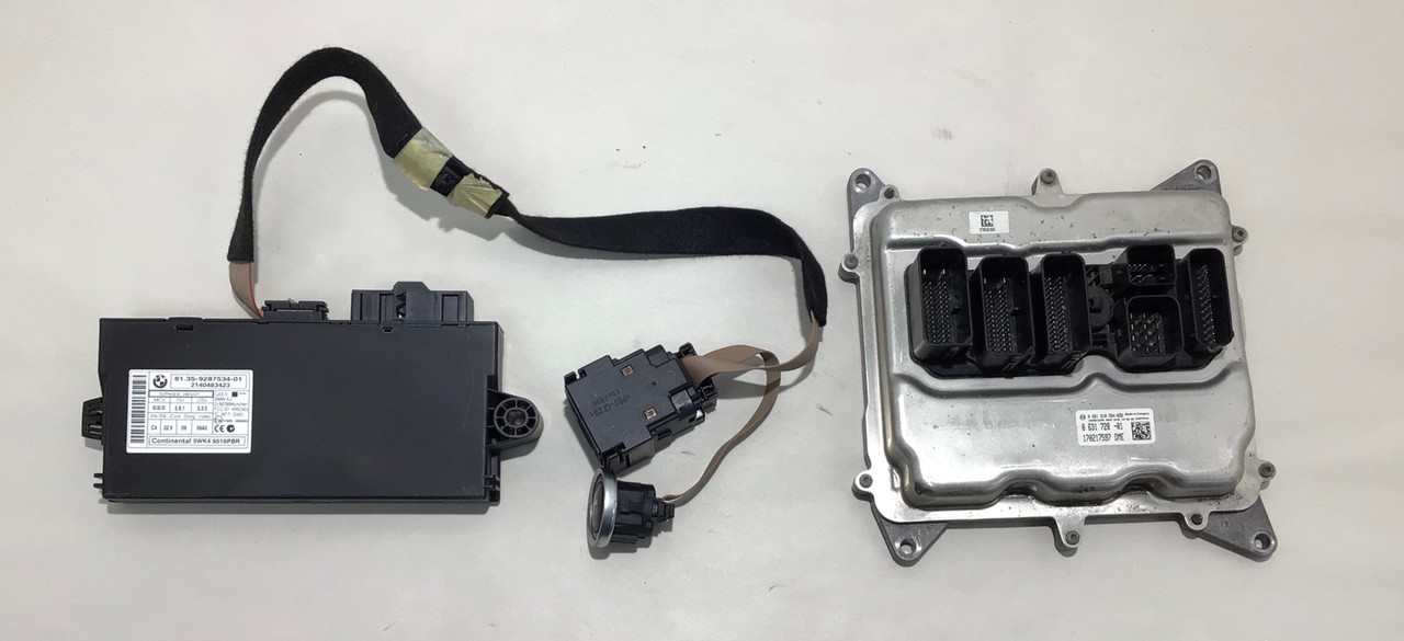 2014 BMW E89 Z4 sDrive28i ECU Module / DME / Ignition Switch / Key / BCM / 8 631 728 / Z4907