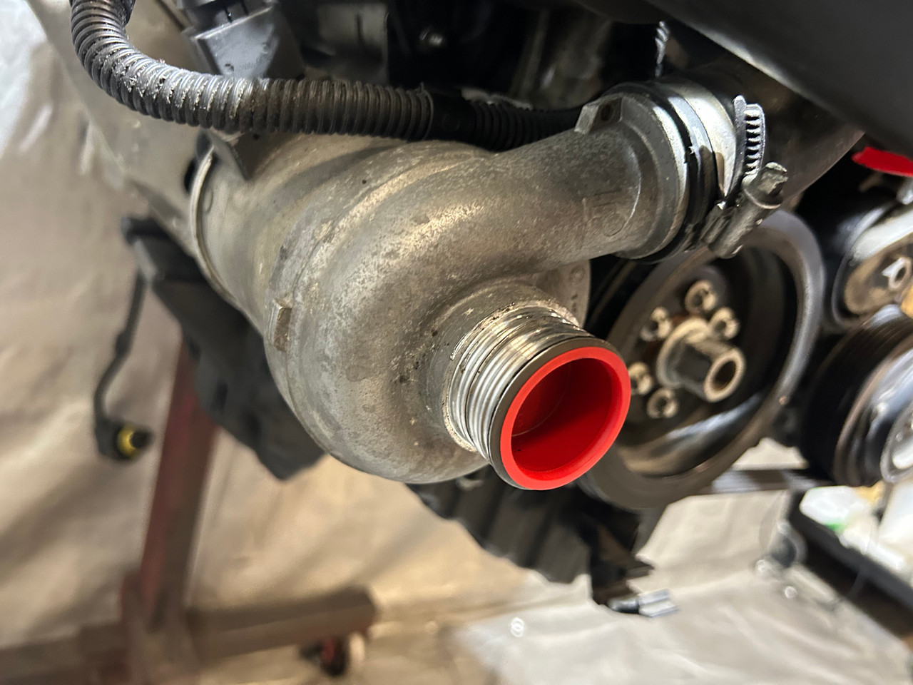 THページ 13717583728 Right Passenger Intercooler Hose Pipe For BMW
