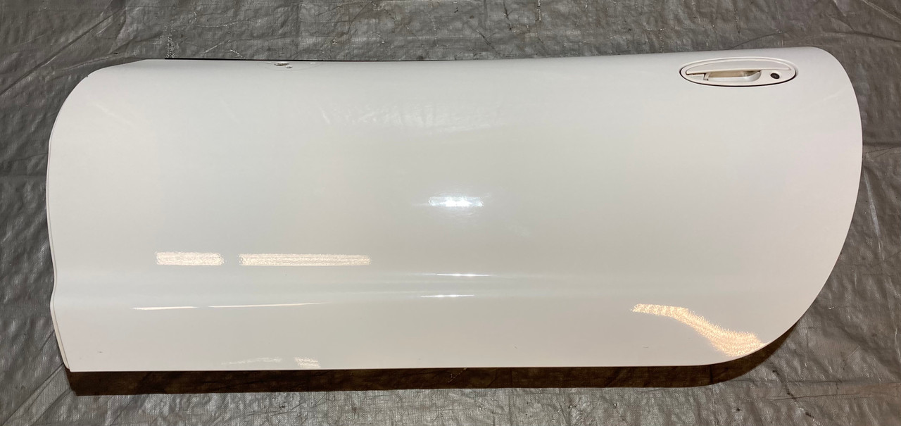 (P0526) イタリア製トランプ（未裁断シート） 1997-2004 Chevrolet C5 Corvette Driver Door Assembly / *Paint