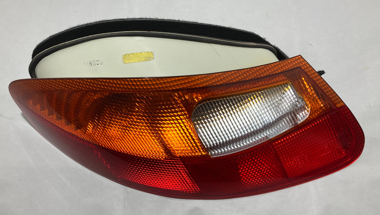 1997-2002 Porsche 986 Boxster Driver Tail Light / Amber / BX052