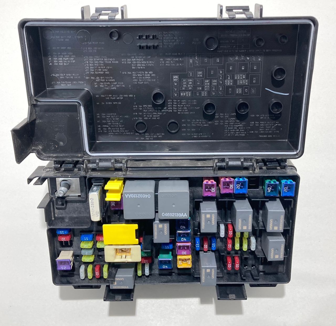 2018 Jeep Wrangler JK TIPM Engine Bay Fuse Relay Box / 68303924AB