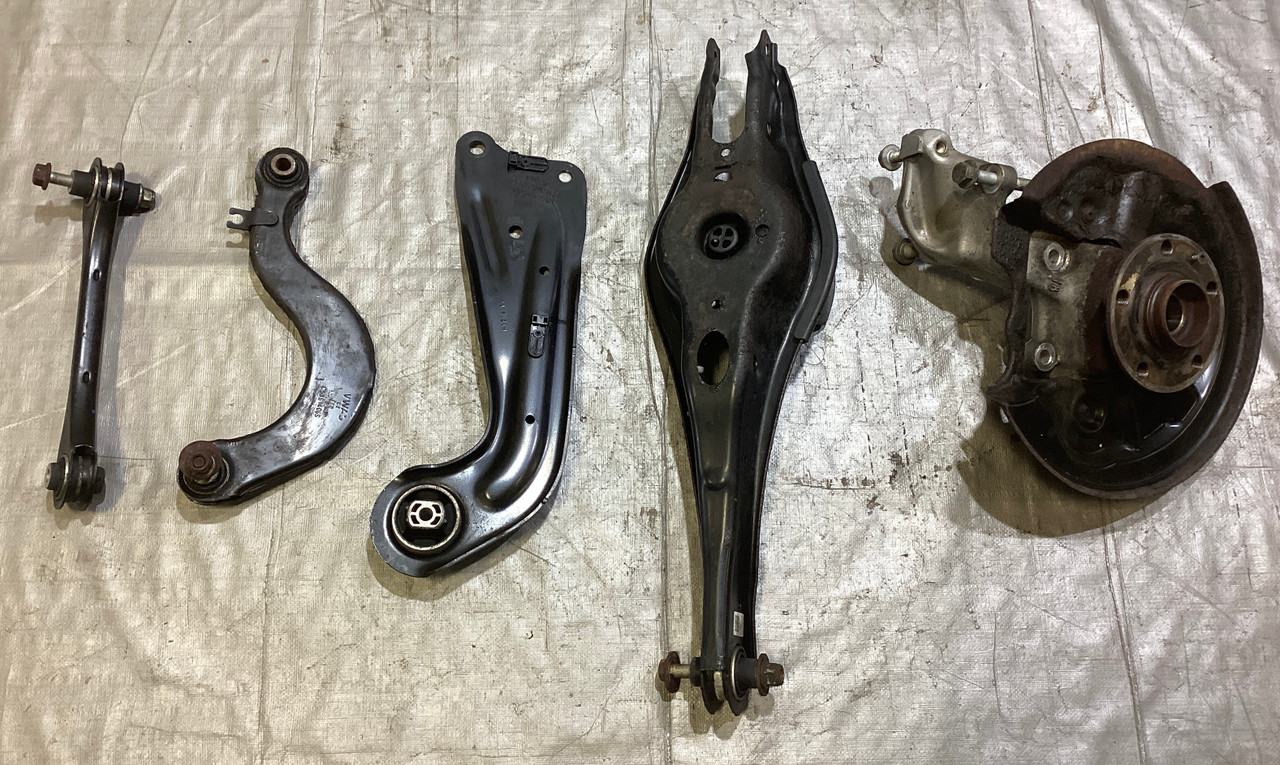 ECS TUNING リア スタビリンク アウディA3/S3/ゴルフ7/7R他 Rear Adjust Stabilizer Links for Audi A3/S3/RS3 MK3/4 | Golf MK7/8