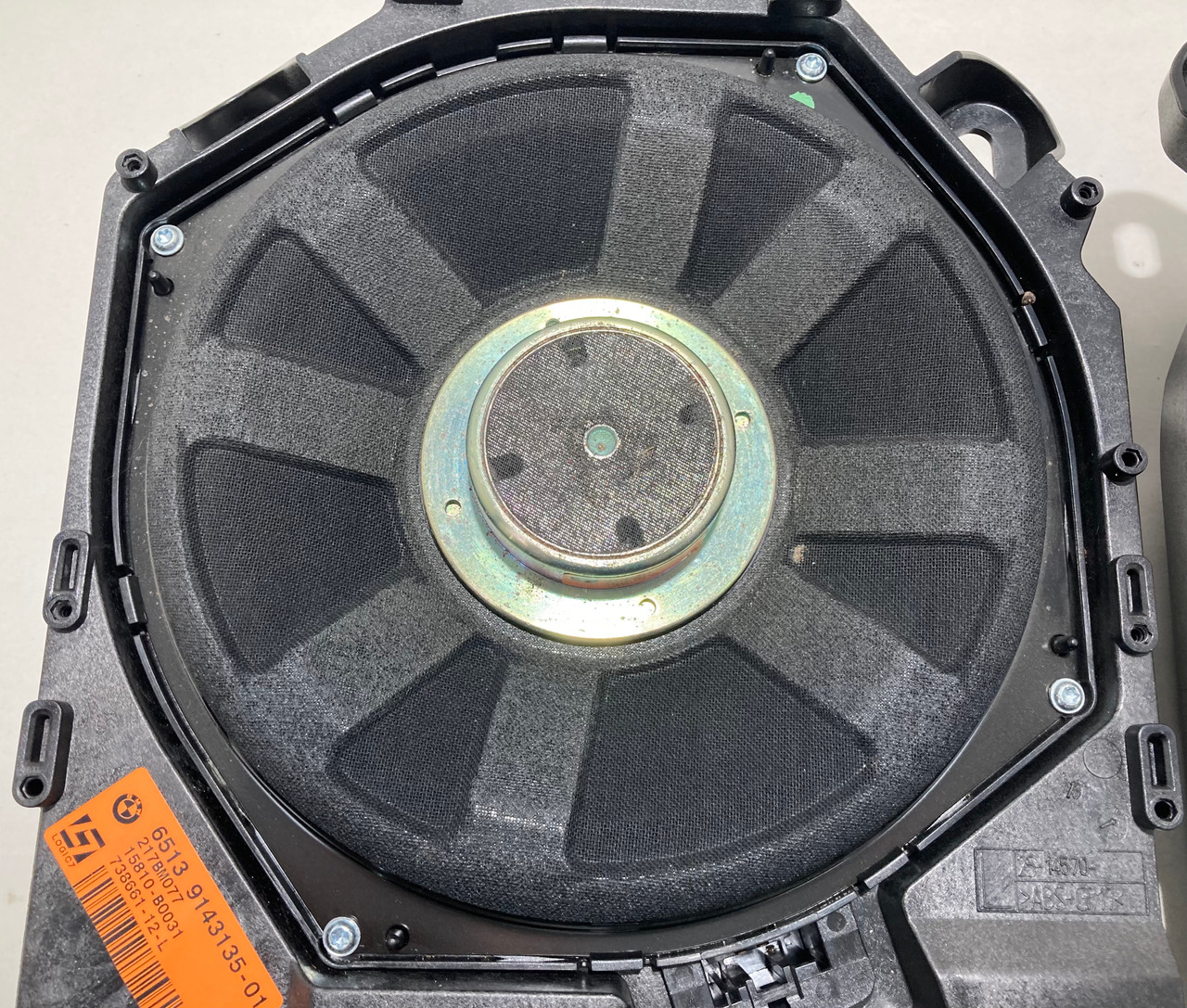 Harmanスピーカー 2008-2013 BMW 135i Harman Kardon Logic7 Subwoofer Speakers / Pair