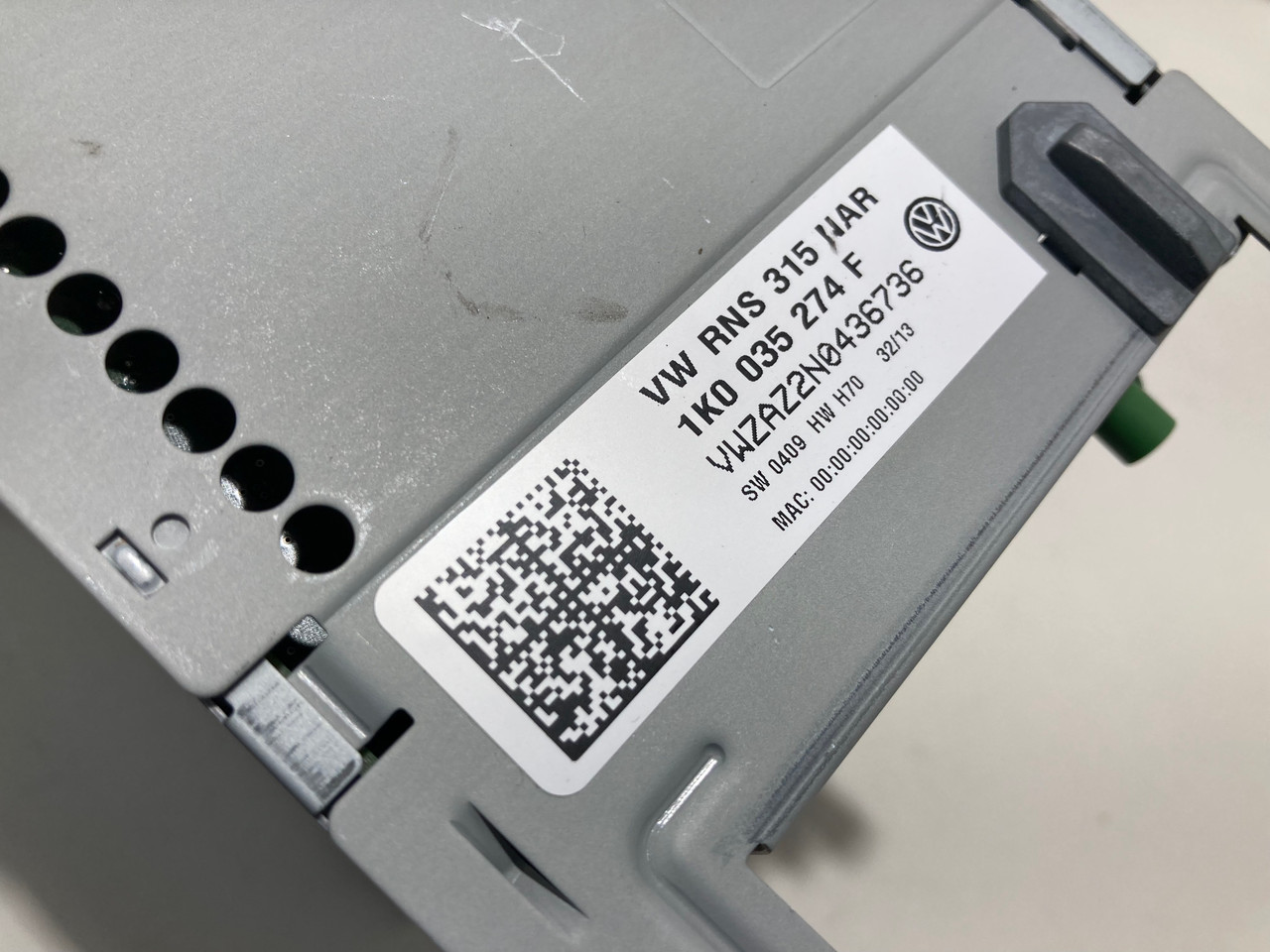 2014 Volkswagen Beetle OEM Radio Unit w/ Navigation / 1K0035274F