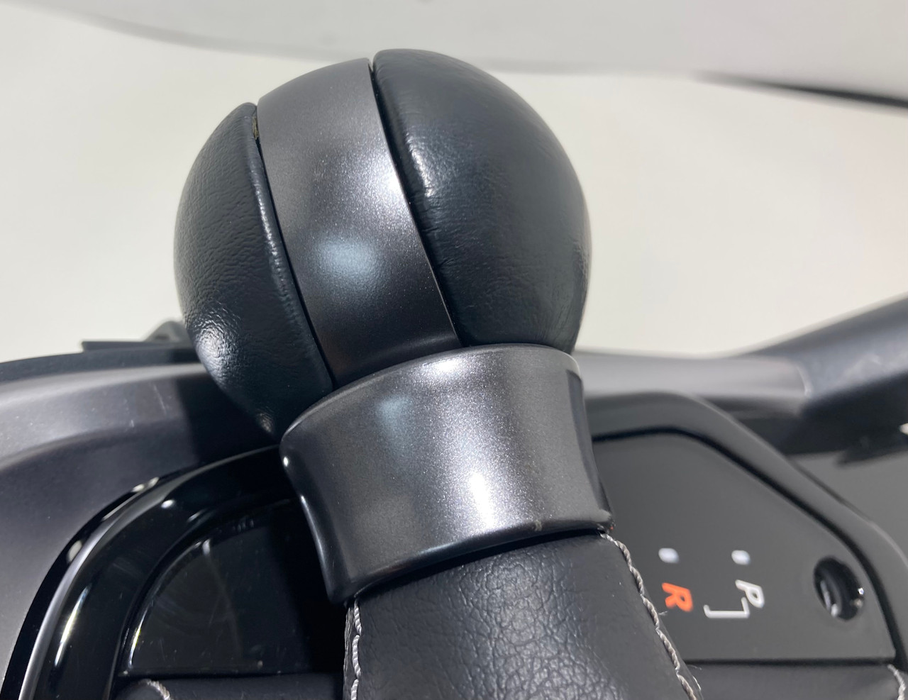 リョーツ出品ページ ノーマルカード約12800枚 ⑪⑫ 2017-2020 Toyota 86 / Subaru BRZ Manual Shift Knob w/ Boot Trim