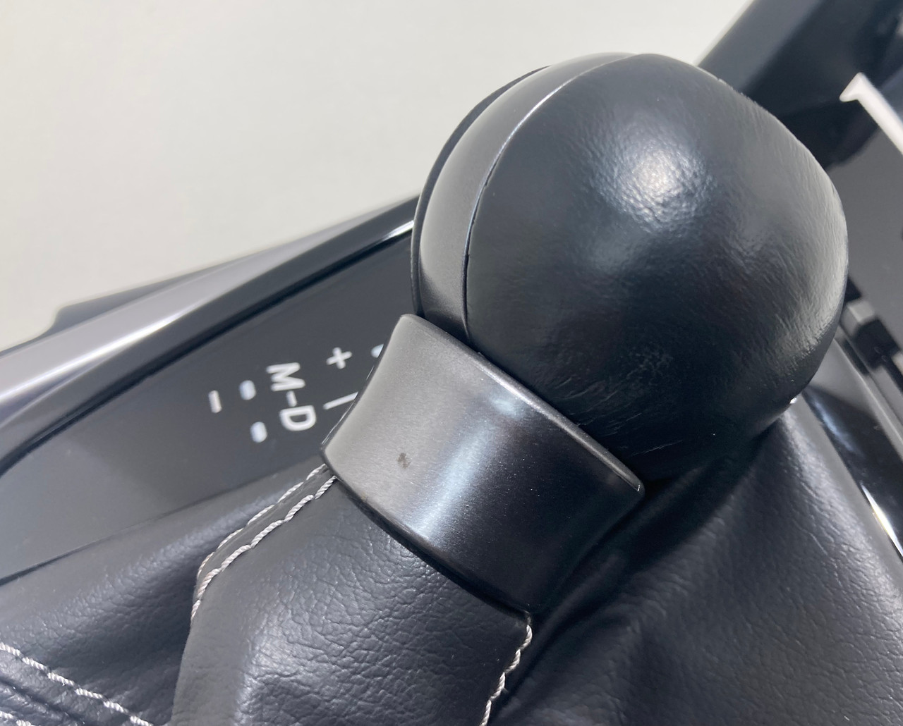 リョーツ出品ページ ノーマルカード約12800枚 ⑪⑫ 2022-2023 Toyota GR86 Automatic Shift knob w/ Boot / Surround Trim