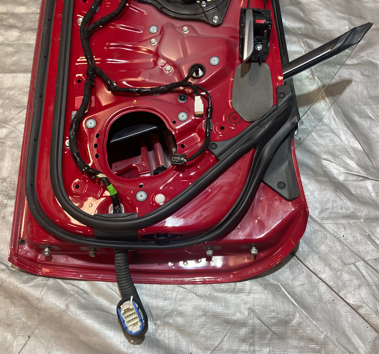 2017-2020 Fiat 124 Spider Driver Side Door Assembly / Hypnotique