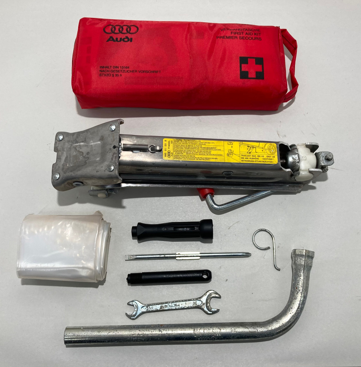 2000-2006 Audi TT 1.8l Emergency Tool Kit / Jack / First Aid Kit