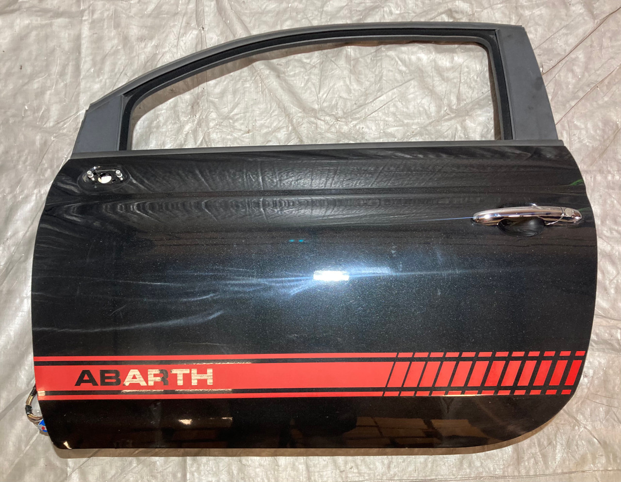 2012-2017 Fiat 500 Abarth Driver Side Door Assembly / Nero Black