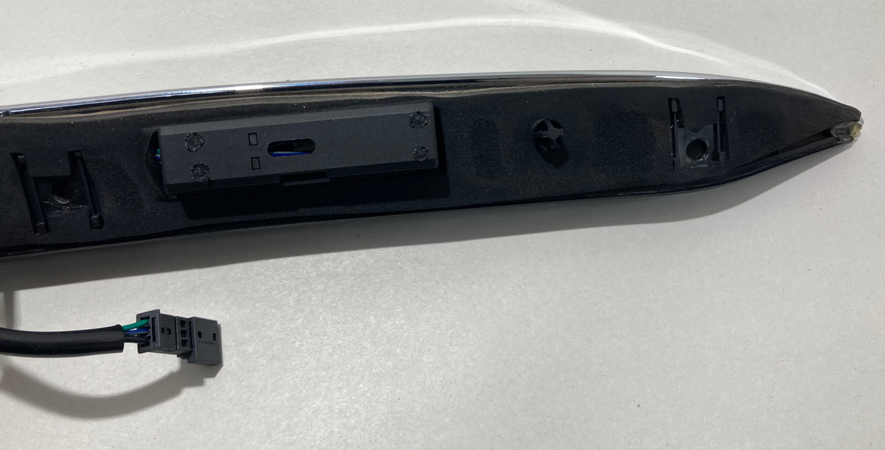 2002-2006 Mini Cooper Trunk Tailgate Release Handle Button / Trim