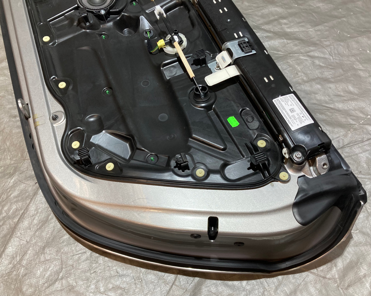 2013-2016 Porsche 981 Boxster / Cayman Passenger Door Assembly