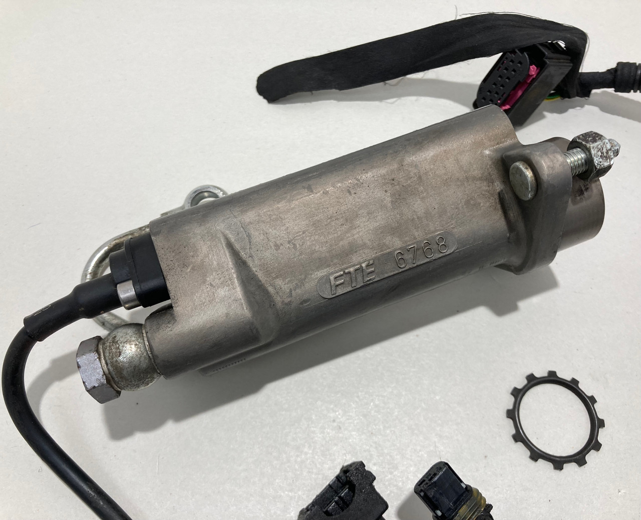 2006-2010 BMW M5 M6 SMG Hydraulic Slave Cylinder Actuator