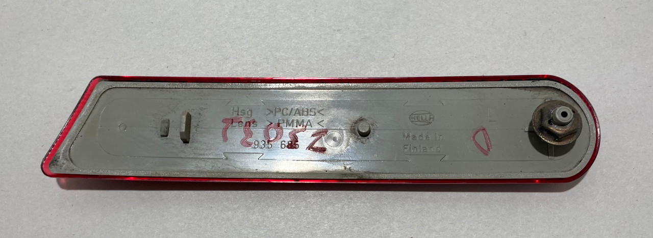 DAMAGED* 2000-2002 BMW Z3 Driver Side Rear Bumper Reflector Side