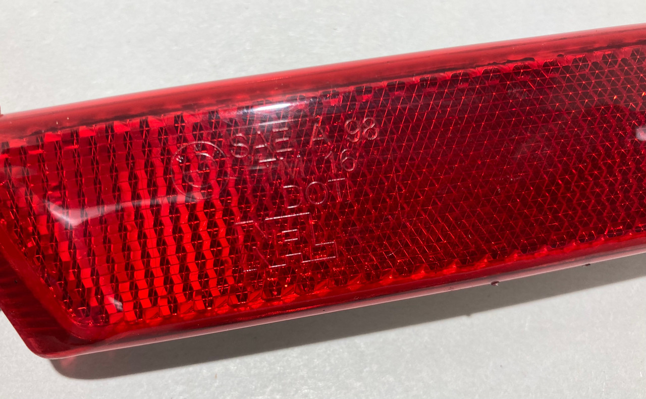 DAMAGED* 2000-2002 BMW Z3 Driver Side Rear Bumper Reflector Side