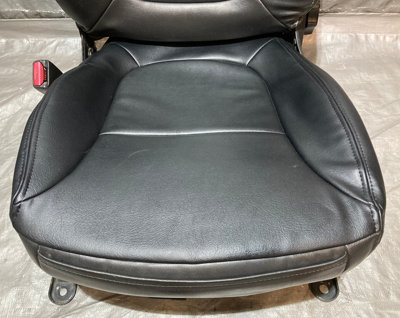 【激レア 】MountainResearch picnicseat black 2007-2009 Saturn Sky Redline / Pontiac Solstice Black Leather