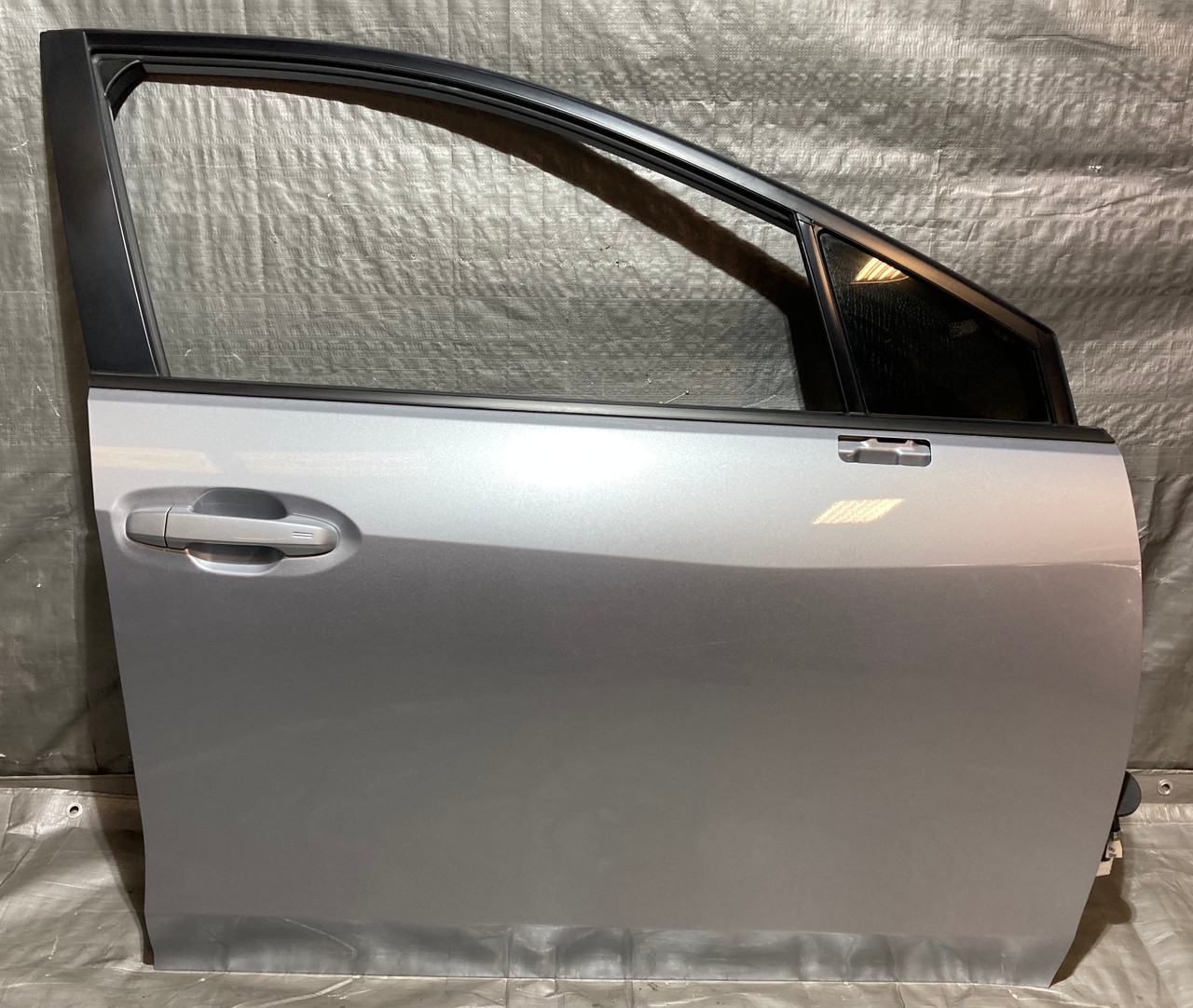 2022-2024 Subaru WRX Passenger Front Door Assembly / Ice Silver