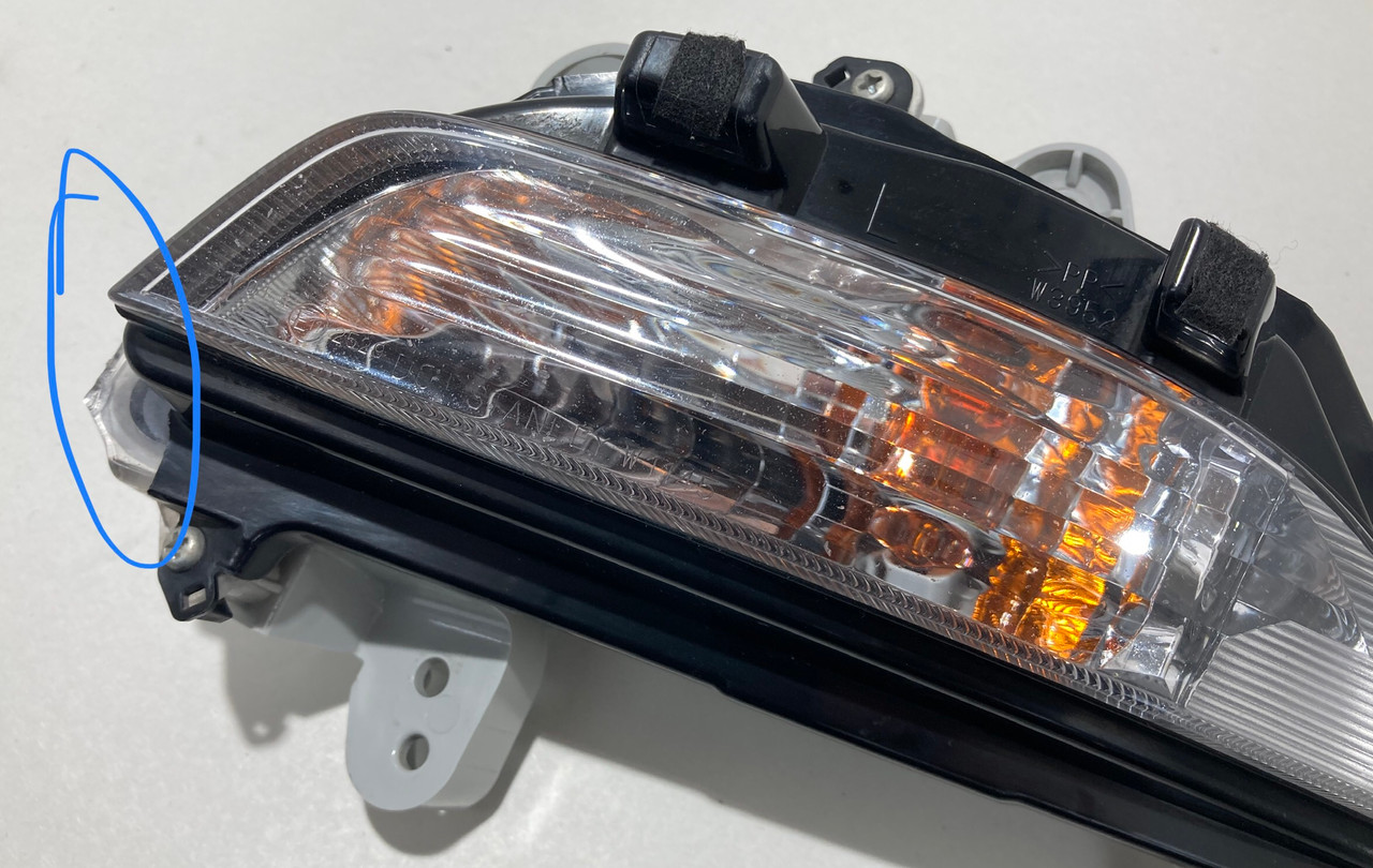 2017-2020 Fiat 124 Spider Driver Side Turn Signal Light / OEM