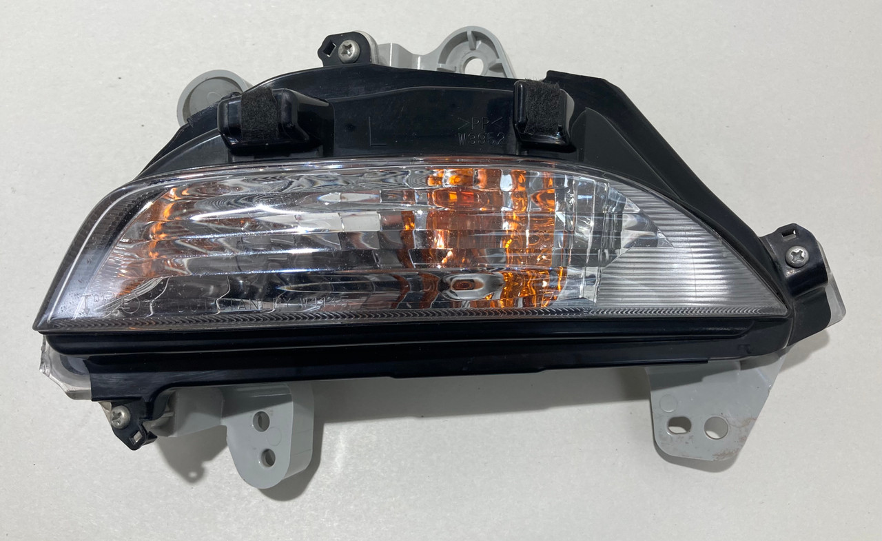 2017-2020 Fiat 124 Spider Driver Side Turn Signal Light / OEM