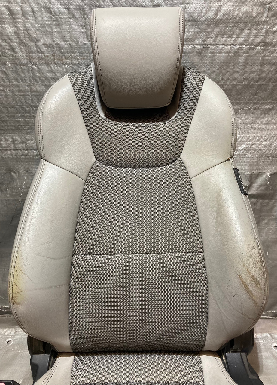 2013-2014 Hyundai Genesis Coupe 2.0 Premium Gray Leather Front