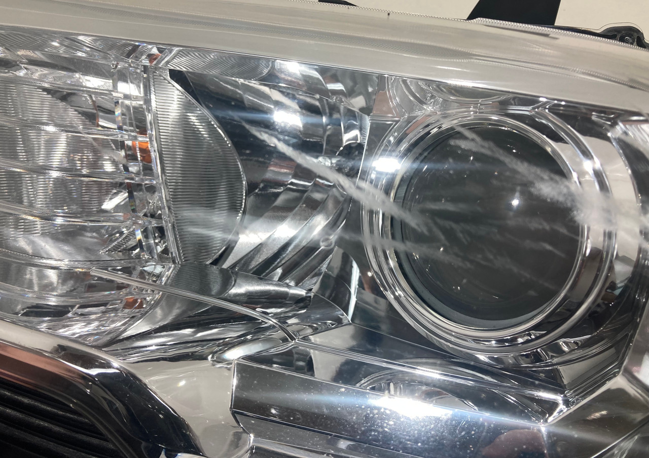 2016-2019 Toyota Tacoma SR5 OEM Driver Side Headlight / Halogen