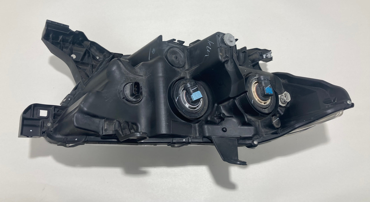 2016-2019 Toyota Tacoma SR5 OEM Driver Side Headlight / Halogen