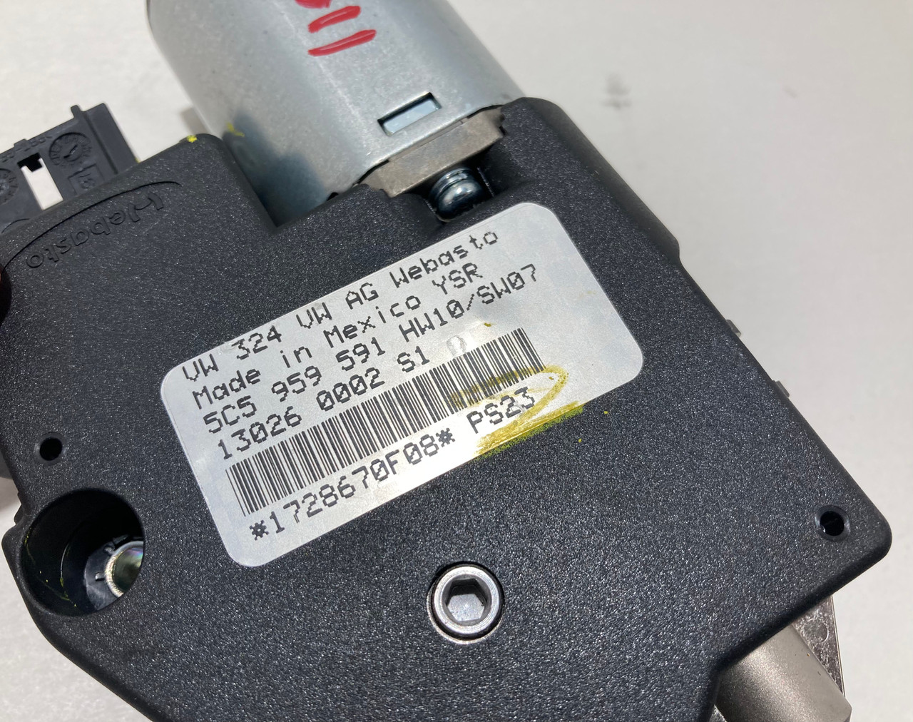 2012-2019 Volkswagen Beetle Coupe Sunroof Motor / 5C5959591B