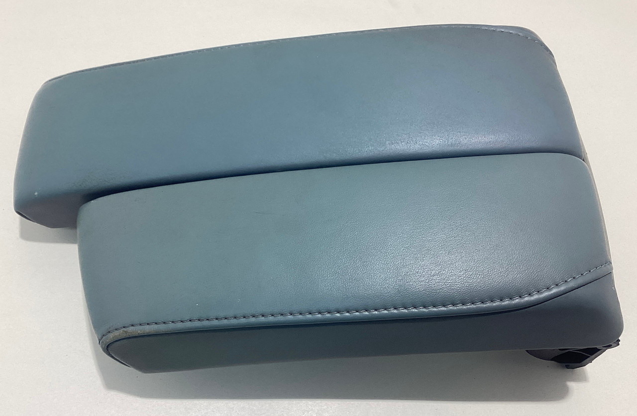 2008-2013 E90 E92 E93 BMW M3 Center Console Armrest / Palladium Leather / E9M05