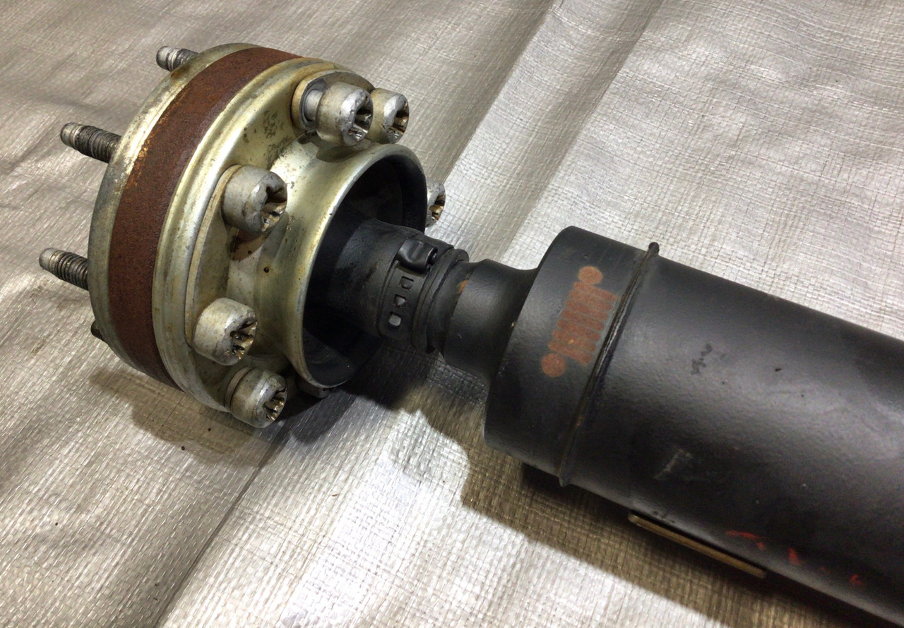 JEEP 不動車　貿易向け　部品取り　 サバーバン チェロキー　青森県十和田市 2018-2025 Jeep Wrangler JL Front Drive Shaft w/ U Joints / M186