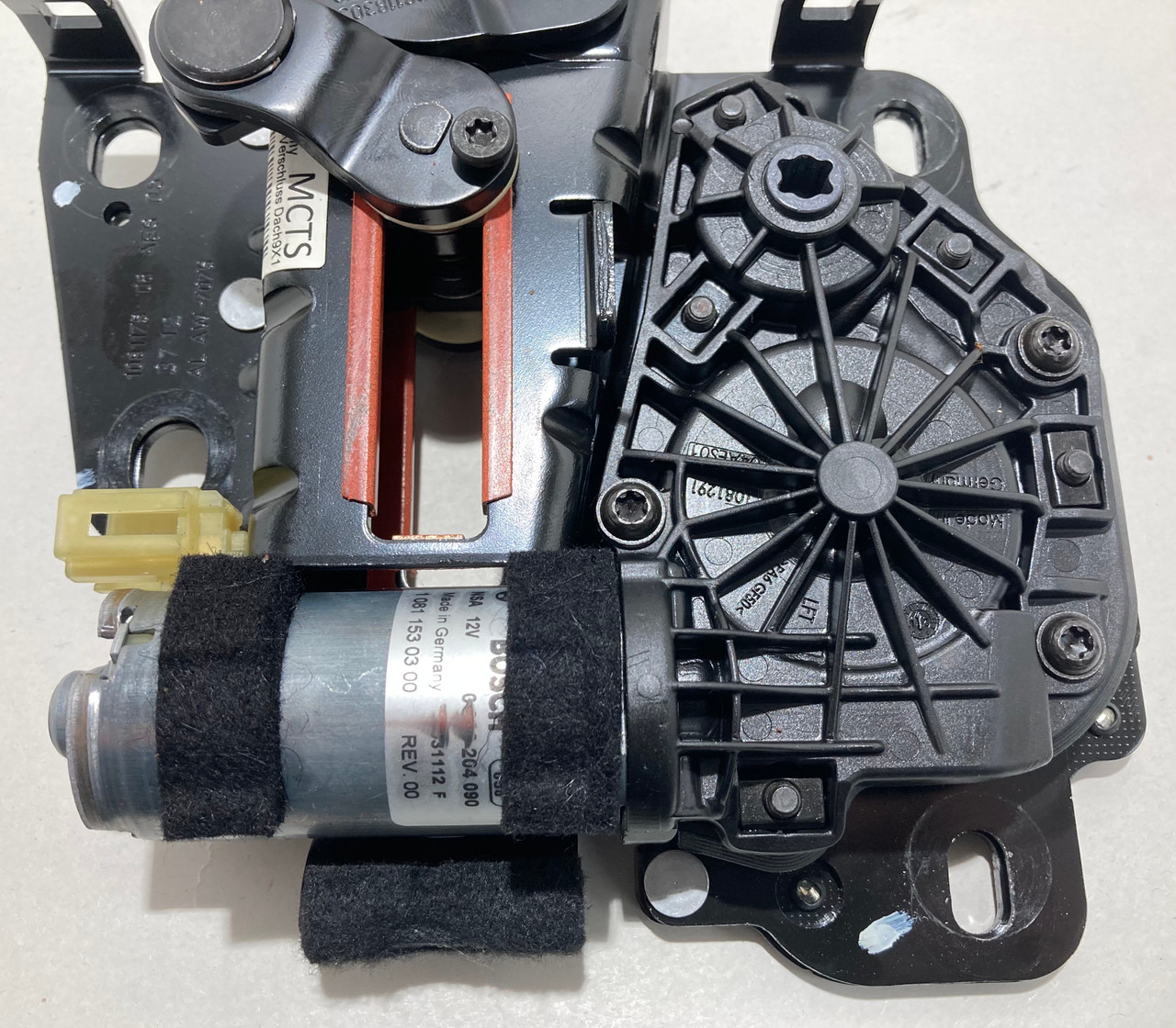 トップス 335 2013-2019 Porsche 991 911 Convertible Top Latching Motor / OEM