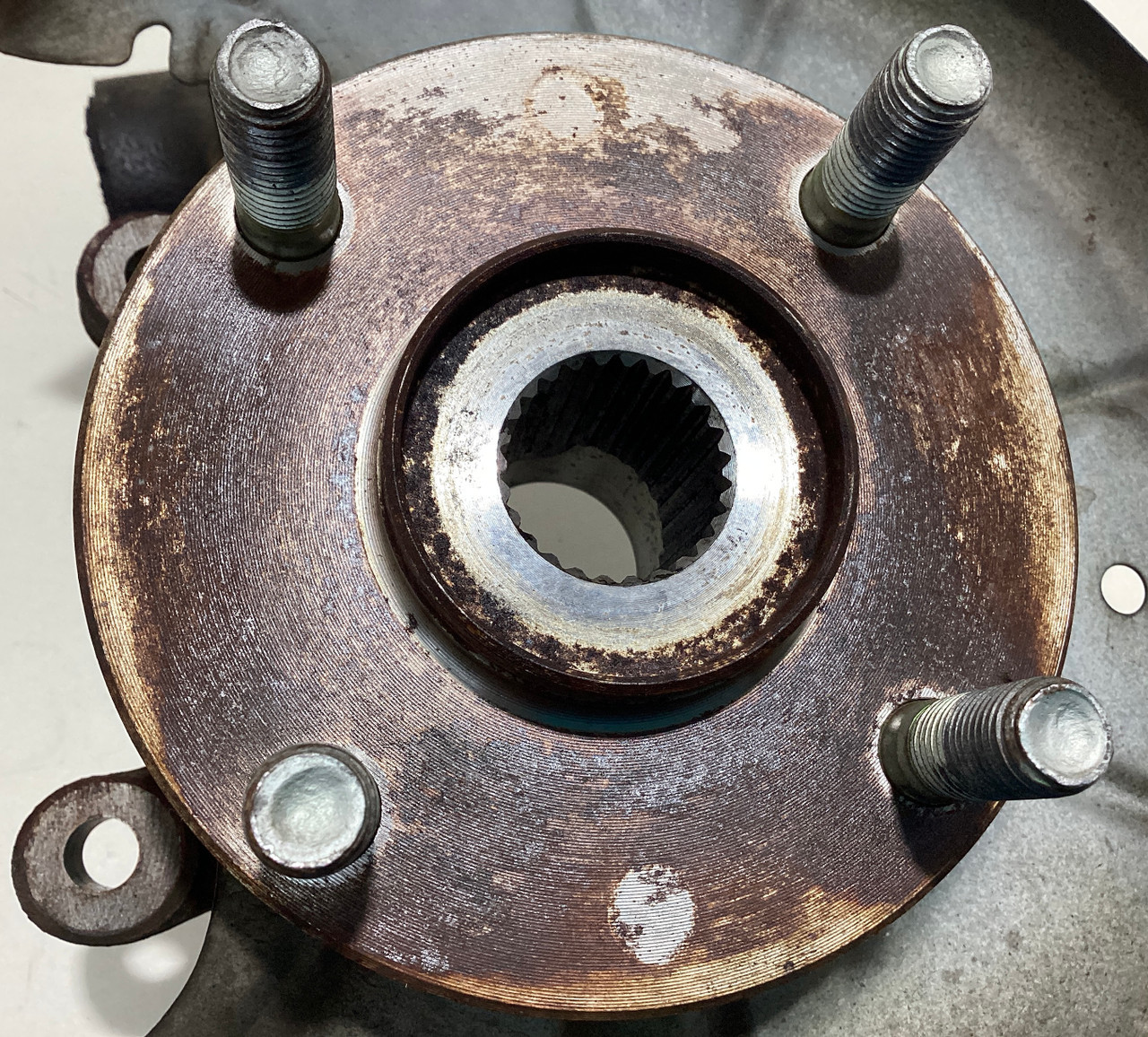 1990-1993 Mazda Miata 1.6l Driver Side Rear Spindle Hub Assembly